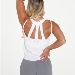 Brand new never worn NVGTN flow tank size medium